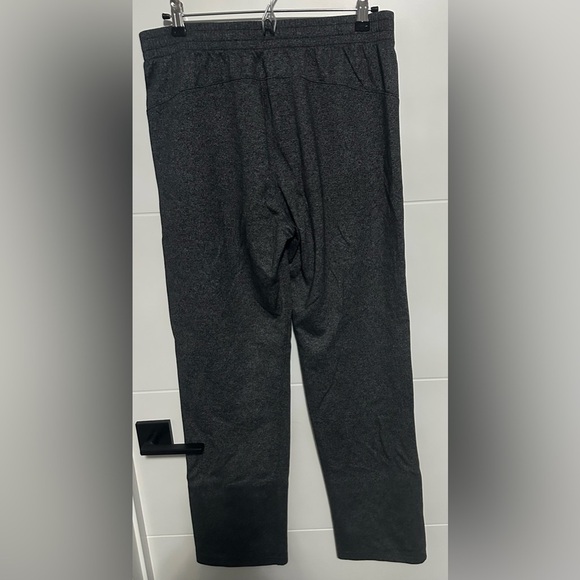 Old Navy Active Men's Dynamic Fleece 4-Way Stretch- Size Medium - Picture 2 of 4